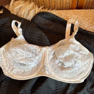 Bali bra style 3432 in white.